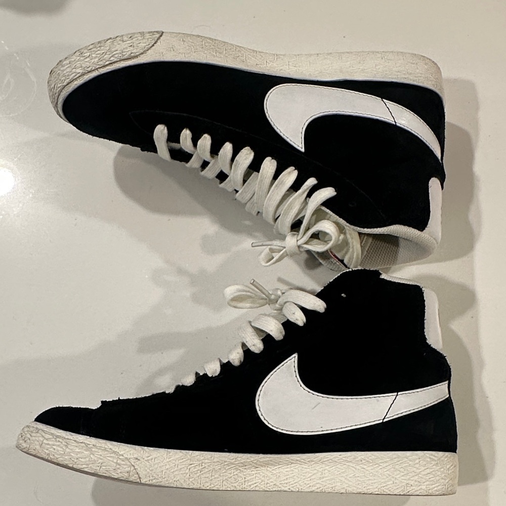 Nike Youth Black and White Blazer Mid High-Top Sneakers (= to wmns 8.5)